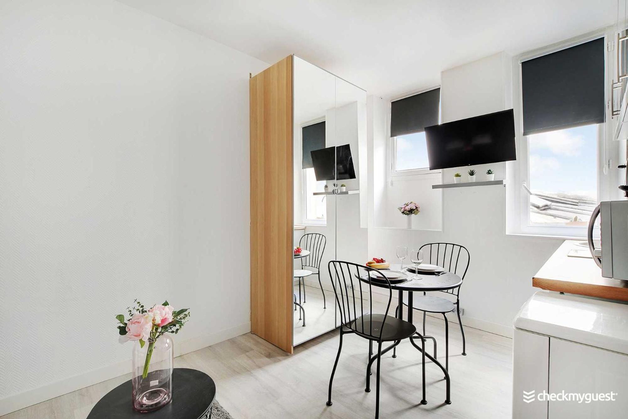 Lovely Studio In The Heart Of The Marais